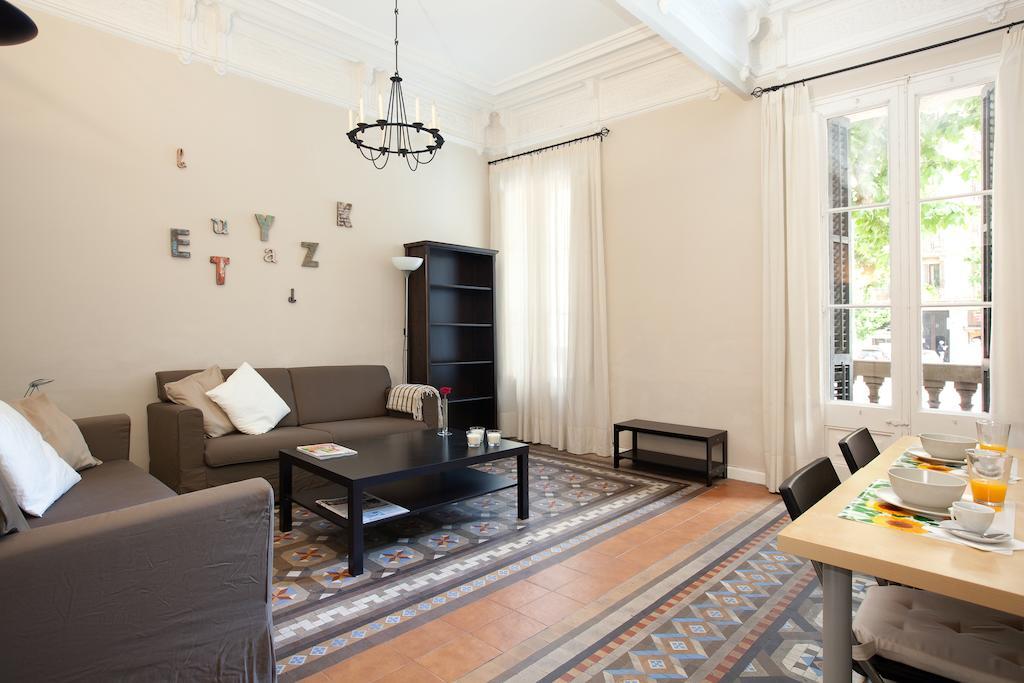 Modernist Apartment Barcelona — Fotos 1